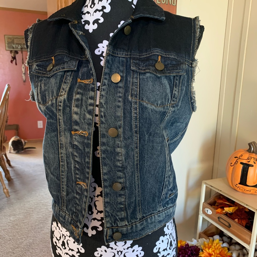 Tinseltown vest.